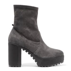 Brand New Atelje 71 Stretch Suede Ankle Boot